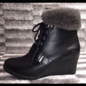 UGG “Janney” waterproof